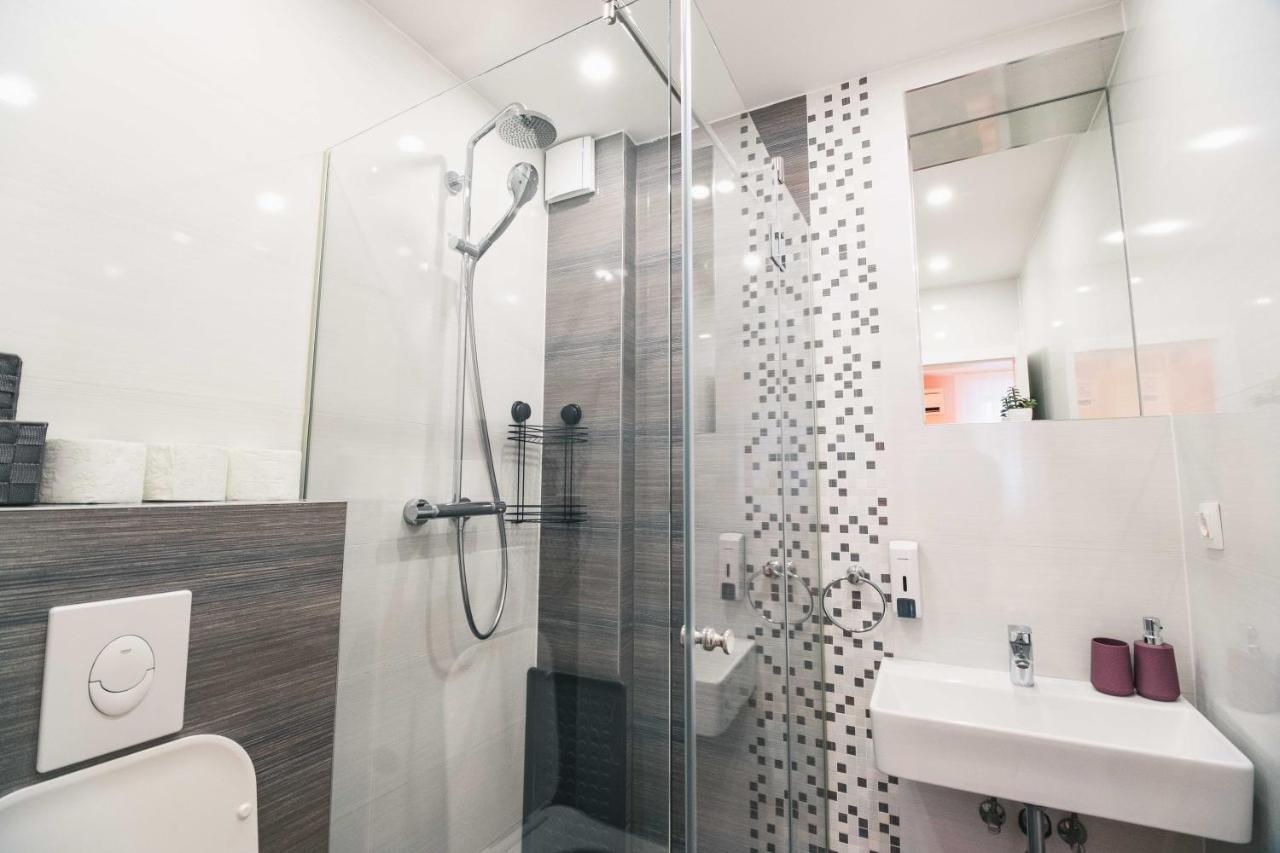 The Place Apartments Hebrangova ซาเกร็บ ภายนอก รูปภาพ